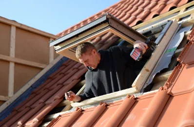 Pose de fenêtres de toit Velux à Holling